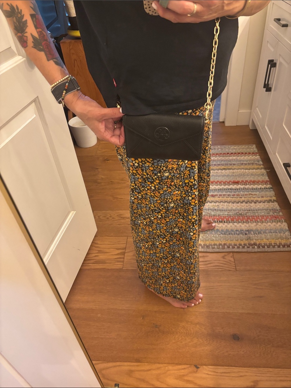 Tory Burch Black Leather Crossbody with Gold Chain - Picture 8 of 9